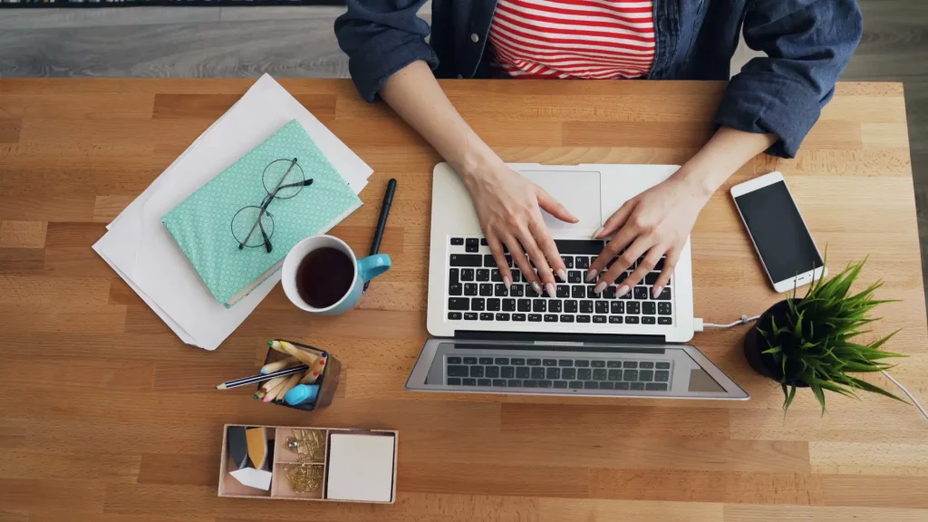Micro-entreprise ou entreprise individuelle : quel statut choisir en 2026 ?